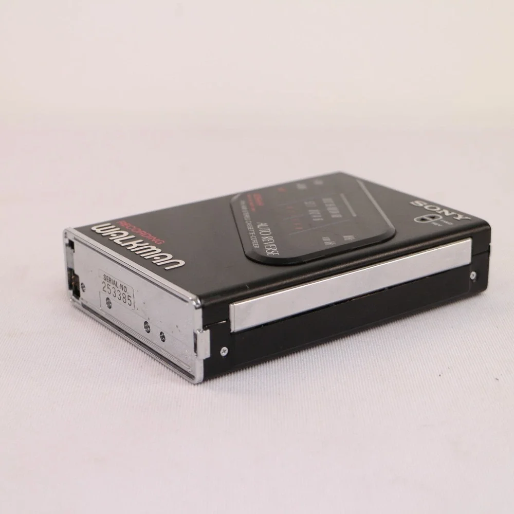 VTG Sony Walkman WM-F200II Cassette Player For Parts FM/AM Stereo Auto Reverse